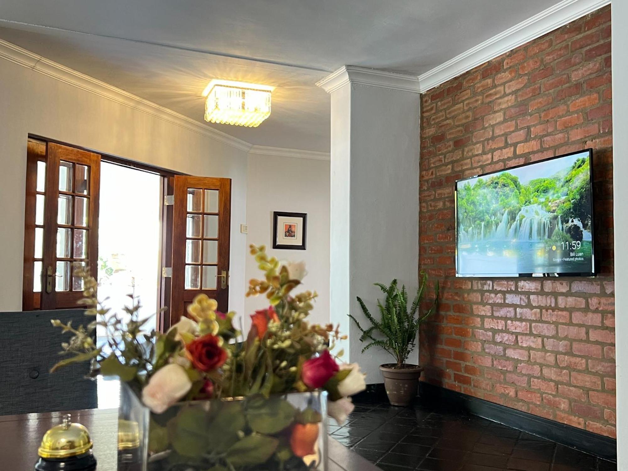 Amoris Guesthouse - In Brooklyn Претория Екстериор снимка